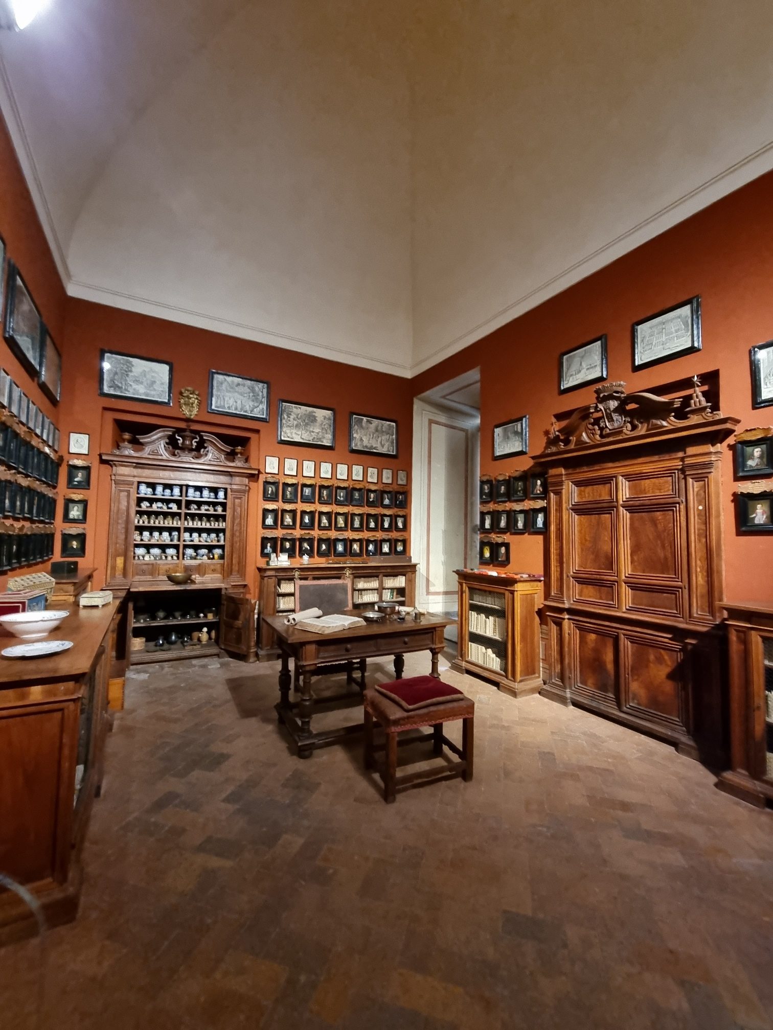 Palazzo Chigi’s old pharmacy, Ariccia, by Roberta Crenca (1).jpg